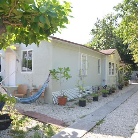 Quiet & Centrally Located House - Private Parking, Laundry And Storage For Luggage Miami Eksteriør billede