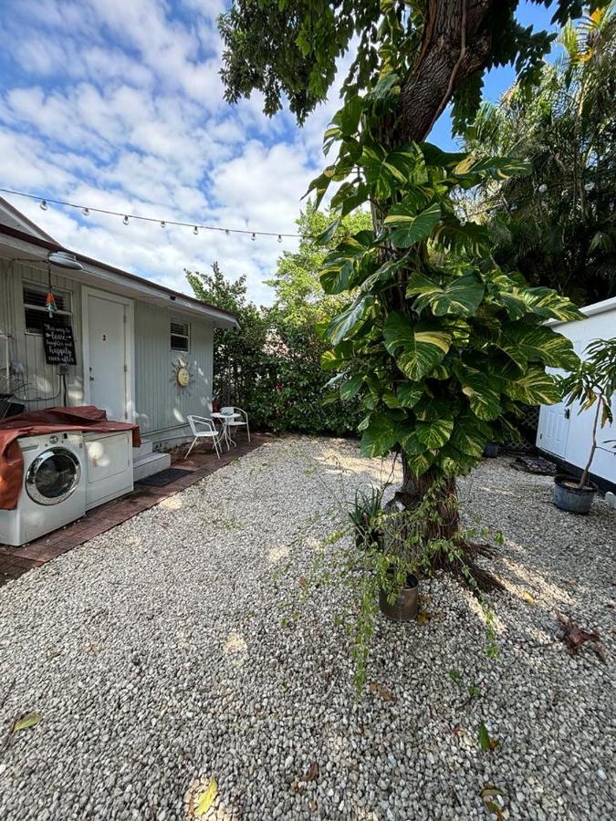 Quiet & Centrally Located House - Private Parking, Laundry And Storage For Luggage Miami Eksteriør billede