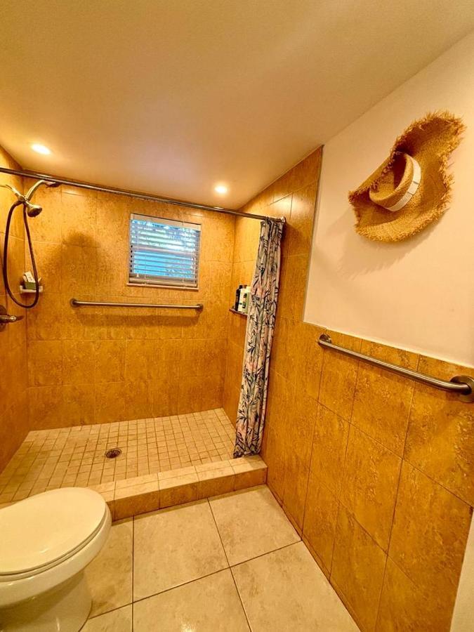 Quiet & Centrally Located House - Private Parking, Laundry And Storage For Luggage Miami Eksteriør billede