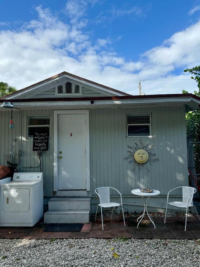 Quiet & Centrally Located House - Private Parking, Laundry And Storage For Luggage Miami Eksteriør billede