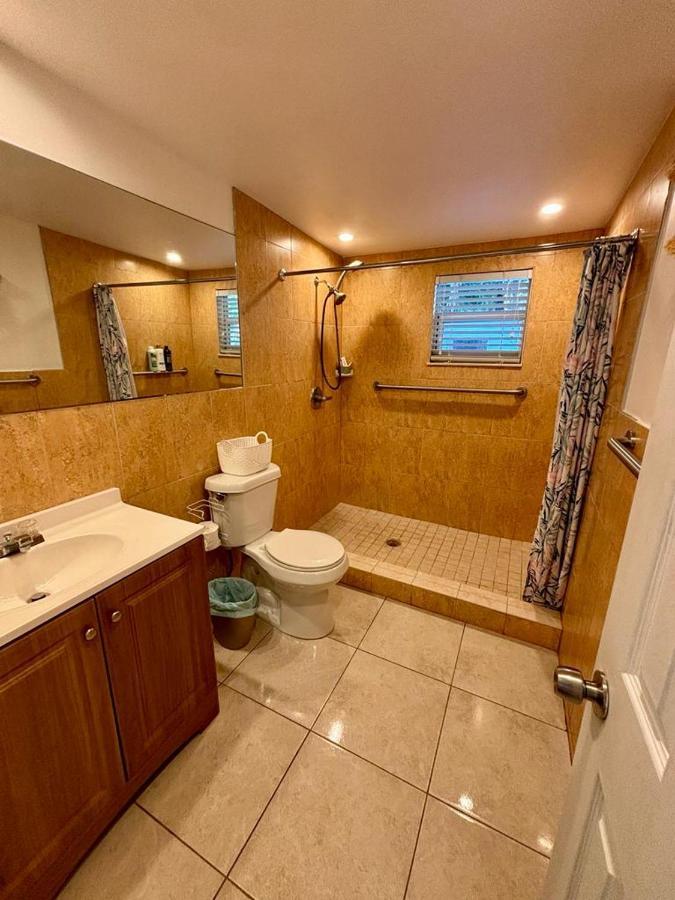 Quiet & Centrally Located House - Private Parking, Laundry And Storage For Luggage Miami Eksteriør billede