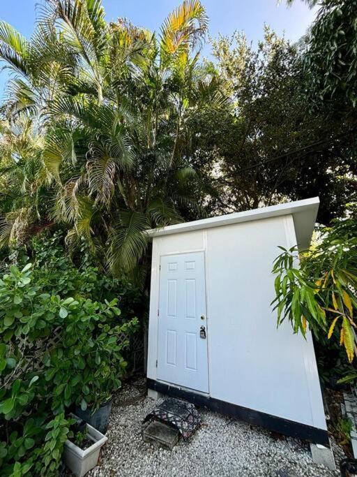 Quiet & Centrally Located House - Private Parking, Laundry And Storage For Luggage Miami Eksteriør billede