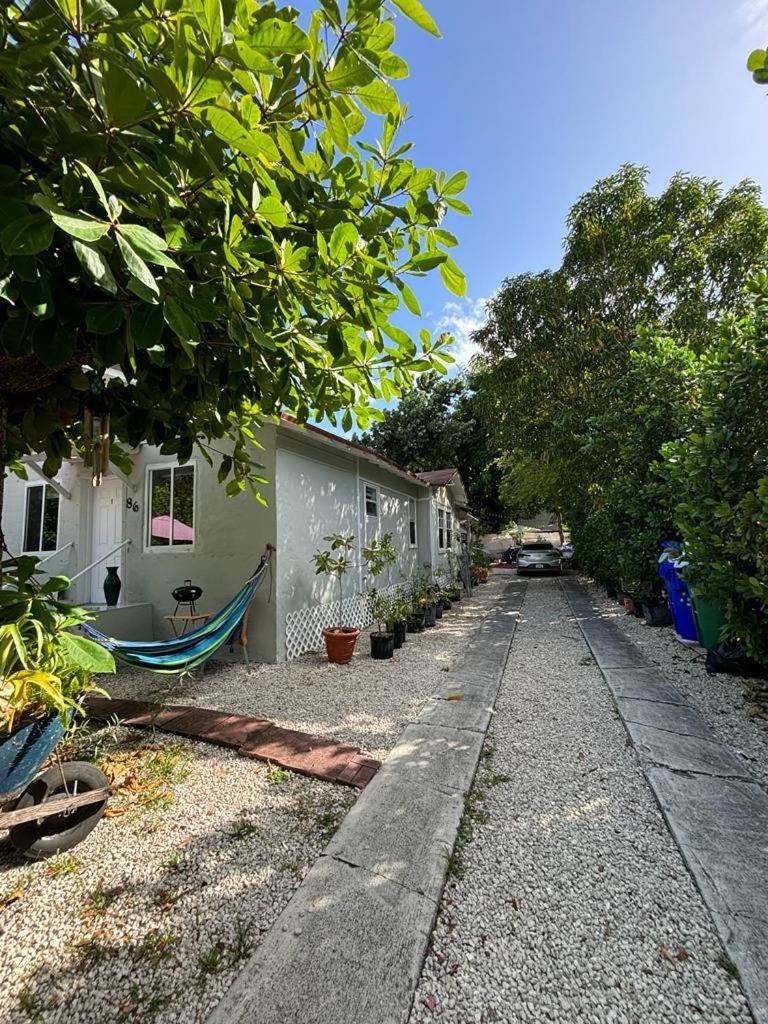 Quiet & Centrally Located House - Private Parking, Laundry And Storage For Luggage Miami Eksteriør billede