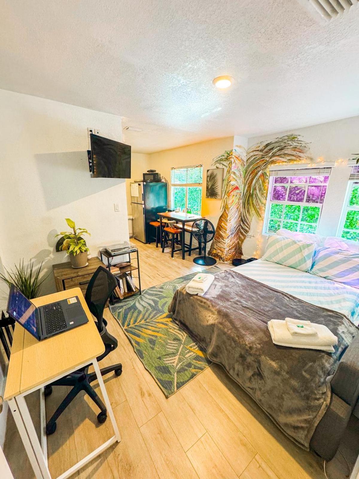 Quiet & Centrally Located House - Private Parking, Laundry And Storage For Luggage Miami Eksteriør billede